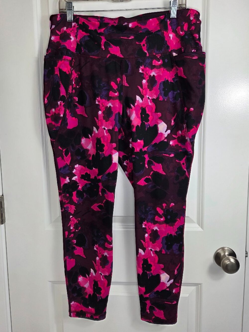 Livi Active Pink & Plum Floral 7/8 Leggings